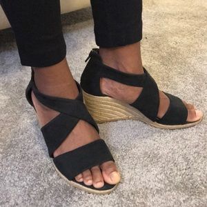 Ellen Tracy Kandy Black Suede Wedges (7.5)